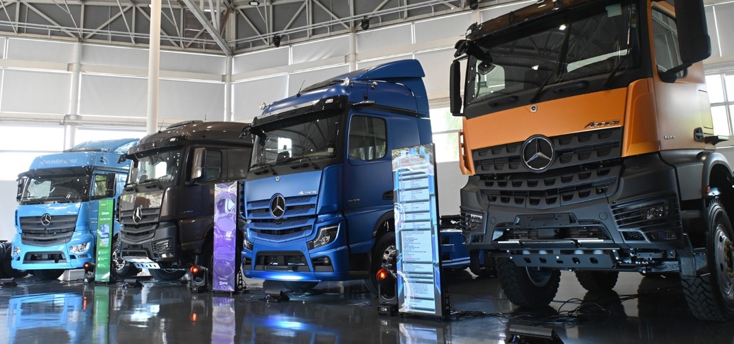 Mercedes-Benz do Brasil na Fenatran – 70 anos gerando soluções eficientes e rentáveis para o transporte de cargas