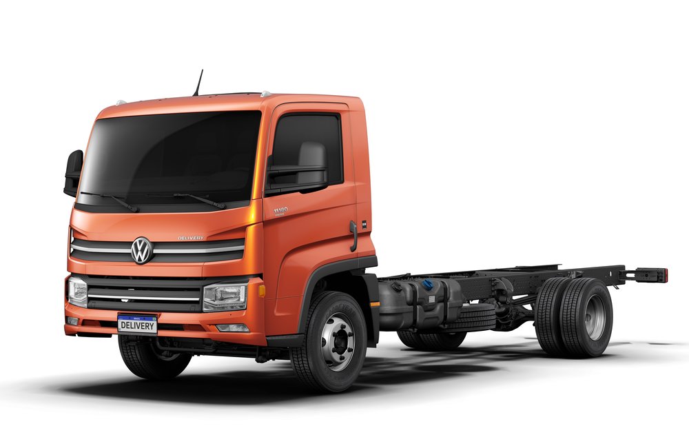 Vendas de caminhões caem 14,2% em abril; Mercedes-Benz assume a liderança em 2025