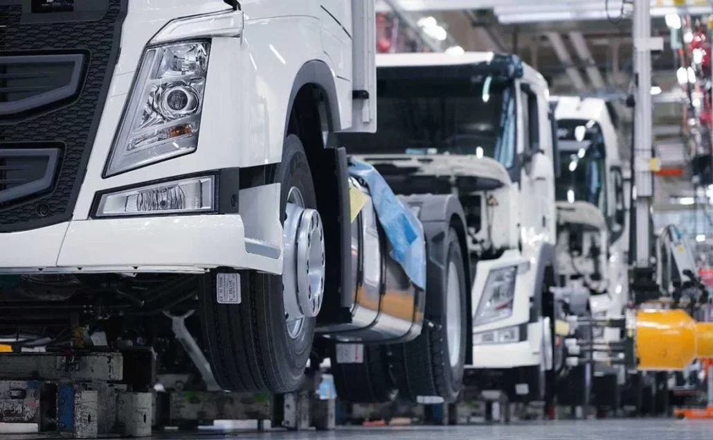 Vendas de Caminhões e Implementos em 2025: Alta em Julho, mas Ano Segue Negativo