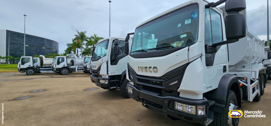 IVECO entrega 72 caminhões à Minas Gerais para apoiar cidades afetadas pelo rompimento de barragens